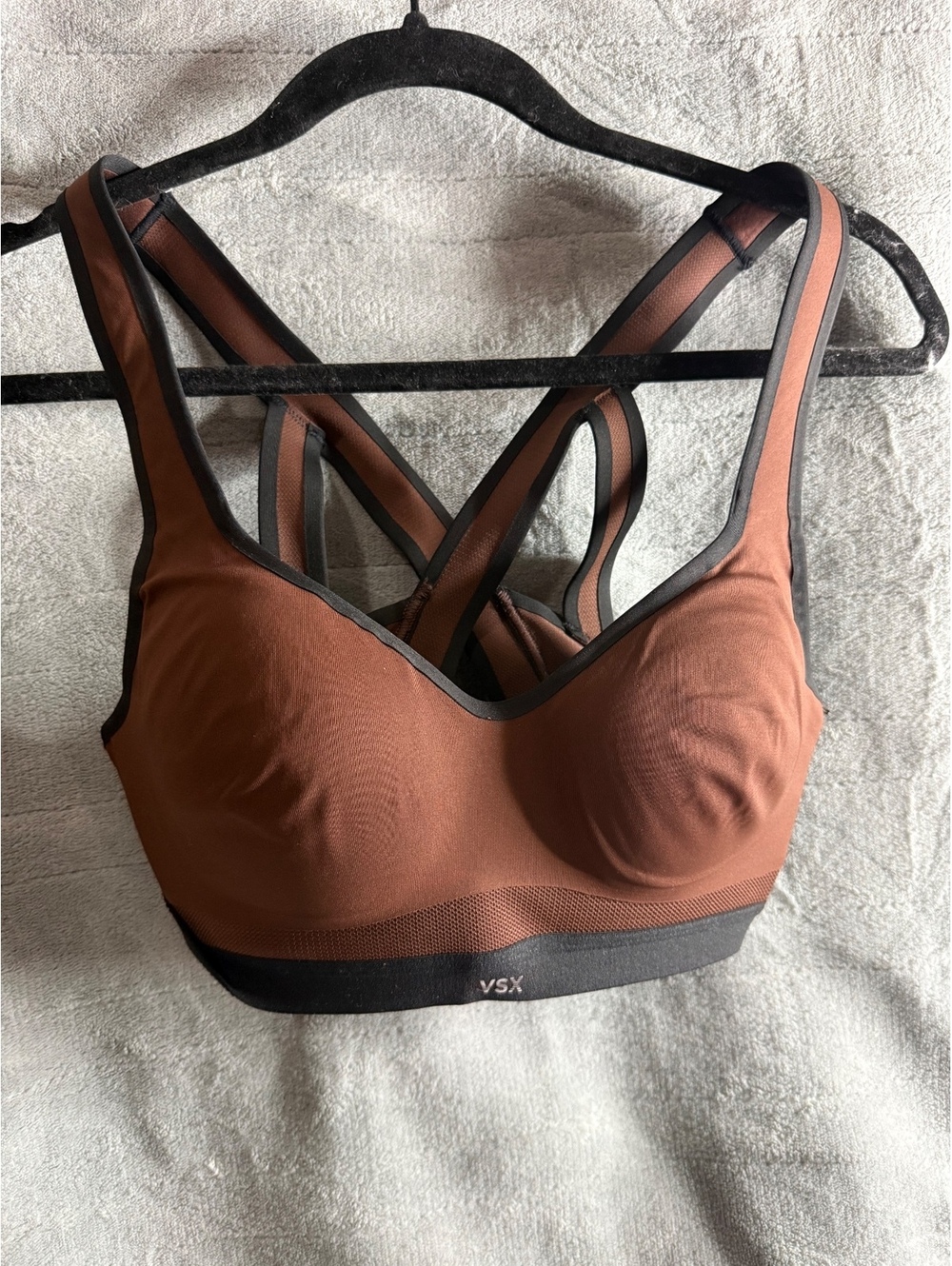 Victoria’s Secret VSX Incredible Plunge Sports Bra 32C Copper Brown Black NWOT